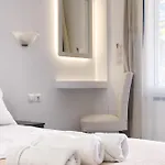 Dina Naxos